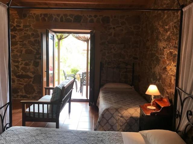Apartamentos El Jardin Del Poeta Guijo de Granadilla Chambre photo
