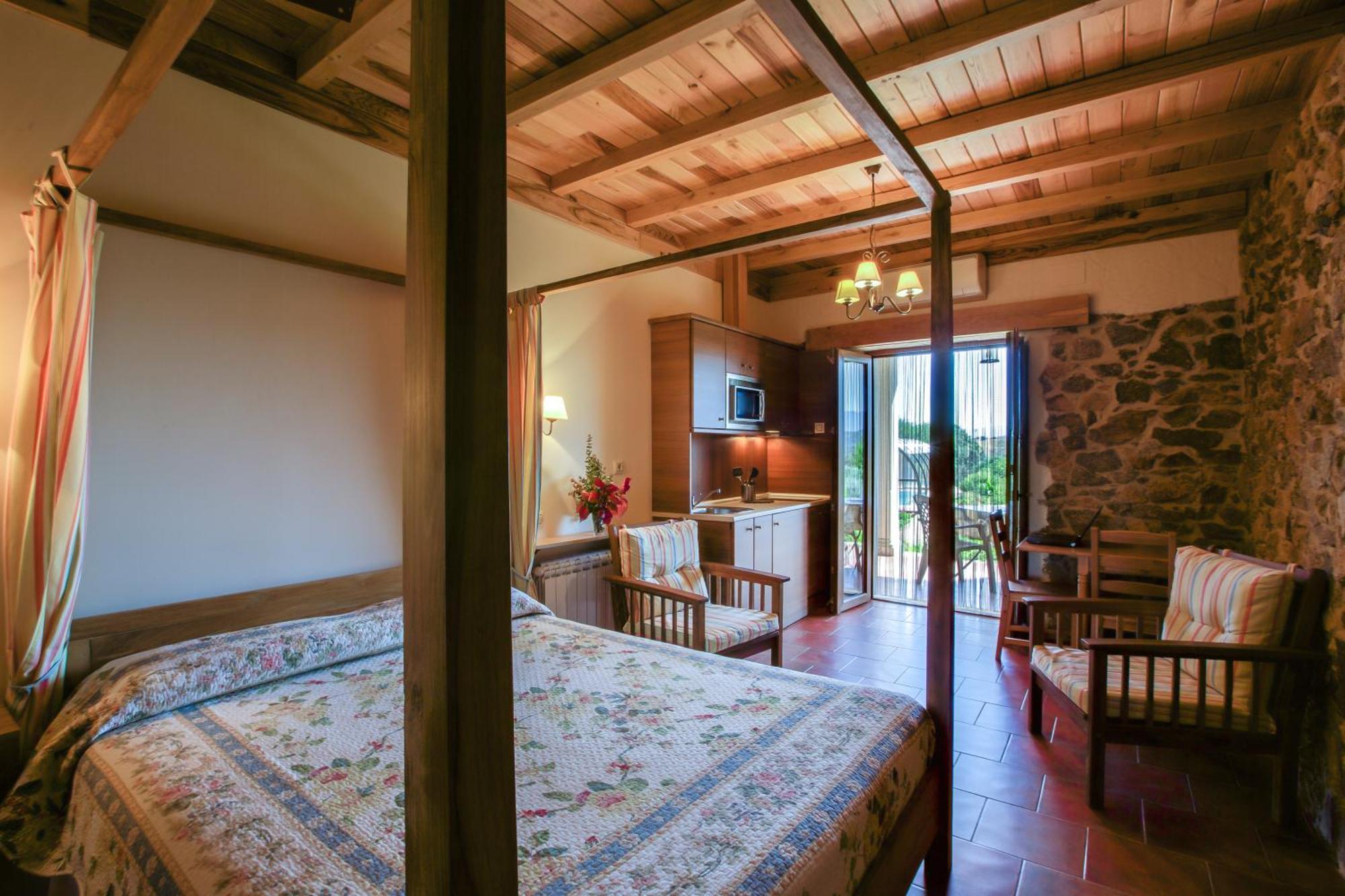 Apartamentos El Jardin Del Poeta Guijo de Granadilla Chambre photo