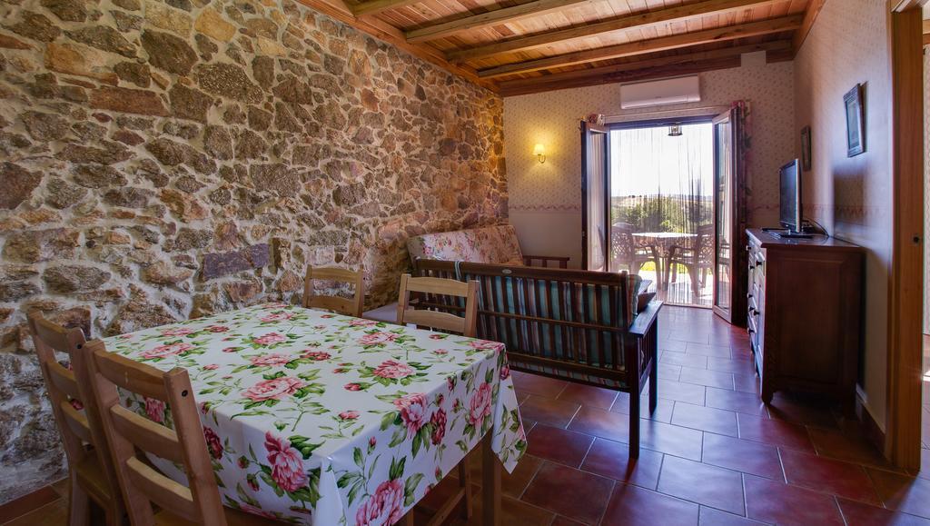 Apartamentos El Jardin Del Poeta Guijo de Granadilla Extérieur photo