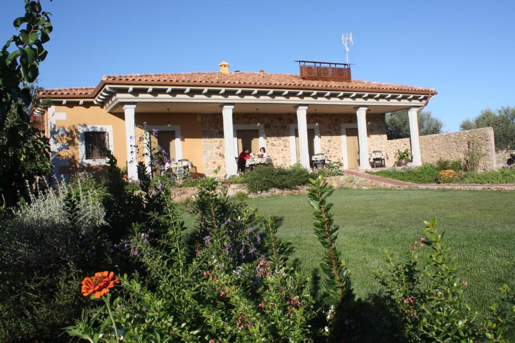 Apartamentos El Jardin Del Poeta Guijo de Granadilla Extérieur photo